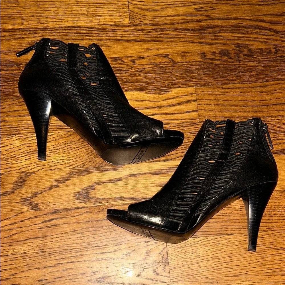 Black Peep-Toe Ankle Booties with Striped Side Panels Women’s Size 7 Shoe